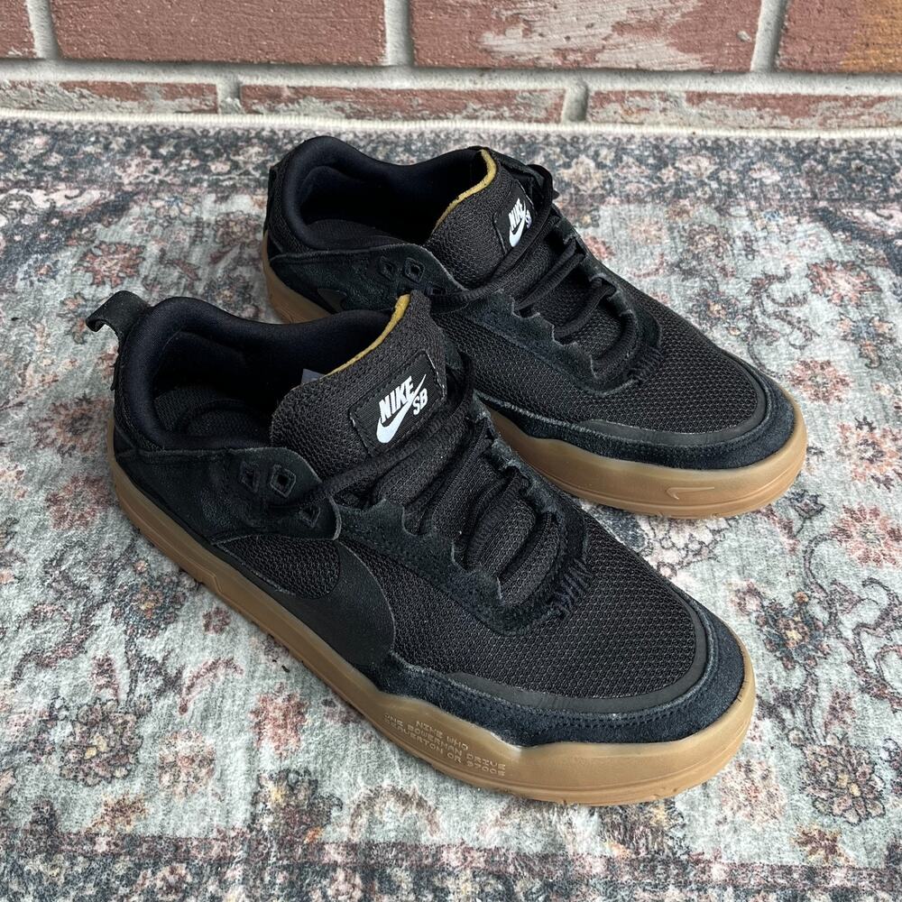Nike SB Day One Black Gum Shoes / Kids 6.5Y Women 8 / Skateboarding School - Picture 4 of 11